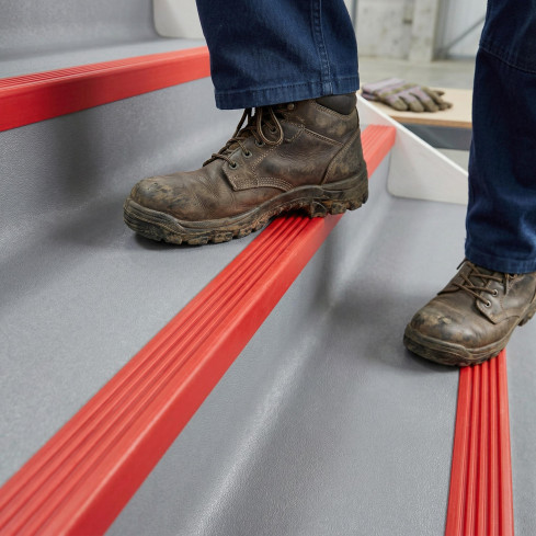 Halkfri trappkantlist PVC 50x50mm, självhäftande trapprofil med självhäftande tejp RGP-O, Röd