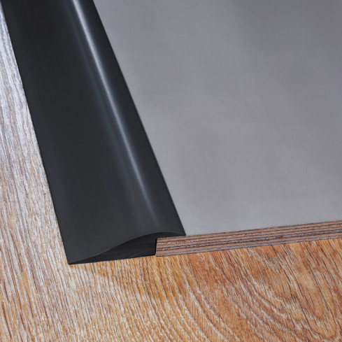 Flexibel PVC-ramp-profil för kakel, mattor, svart