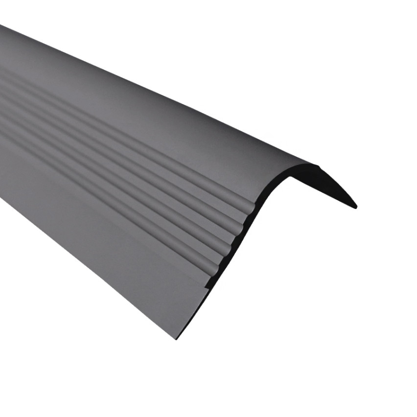 Antiglidprofil för trappor 40x42mm 150cm mörkgrå