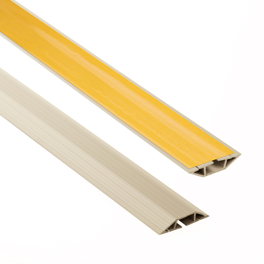 Självhäftande kabelgenomföring i PVC - 200 cm, trapetsformad, beige