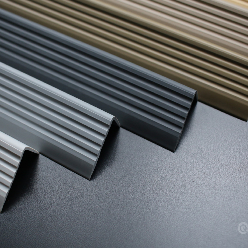 Halkfri trappkantlist PVC 50x42 mm, 150 cm, brun, trapprofil RGP