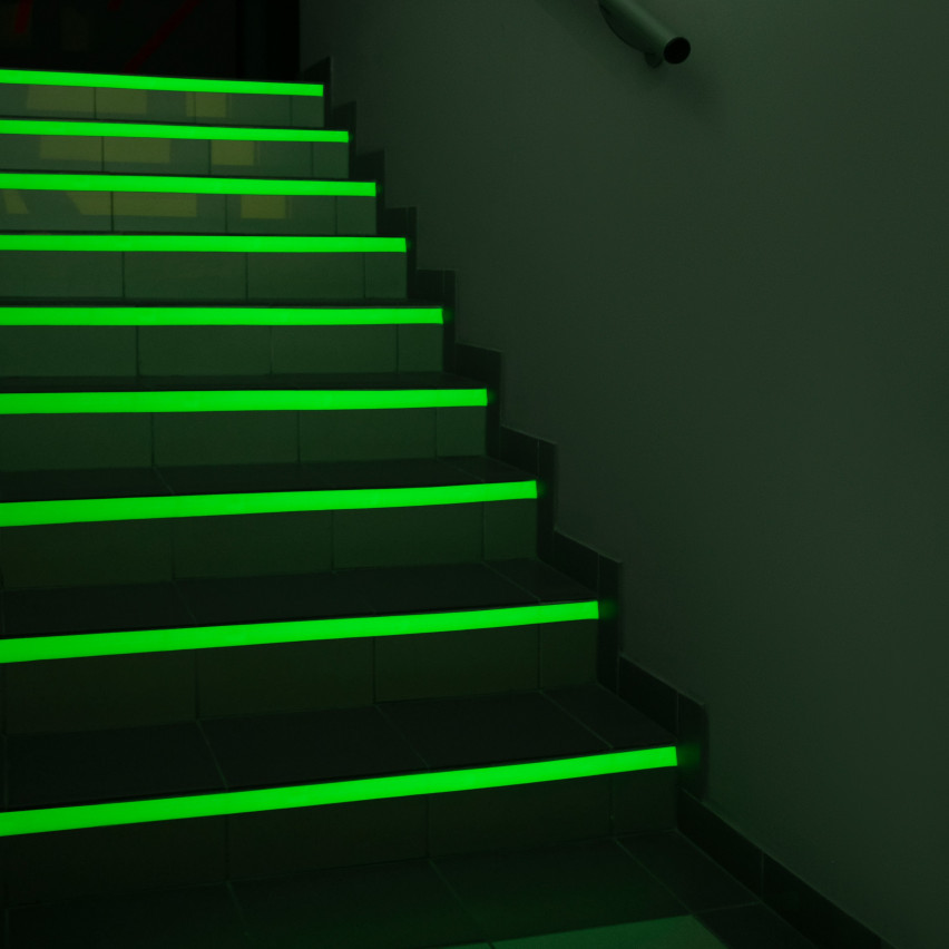 Fluorescerande band på självhäftande rulle, 5 m