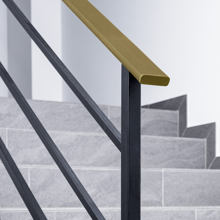 Avslutning för PVC-räckesstolpe, gavel för räckesprofil STANDARD, 40x8, mässing