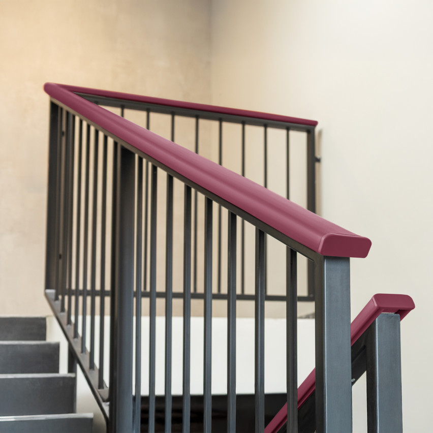 Avslutning för PVC-räckesstolpe, gavel för PREMIUM räckesprofil, 40x8, vinröd