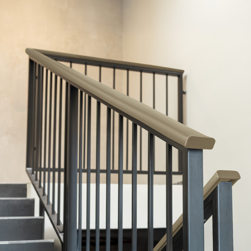 Avslutning för PVC-räckesstolpe, gavel för räckesprofil PREMIUM, 40x8, mässing