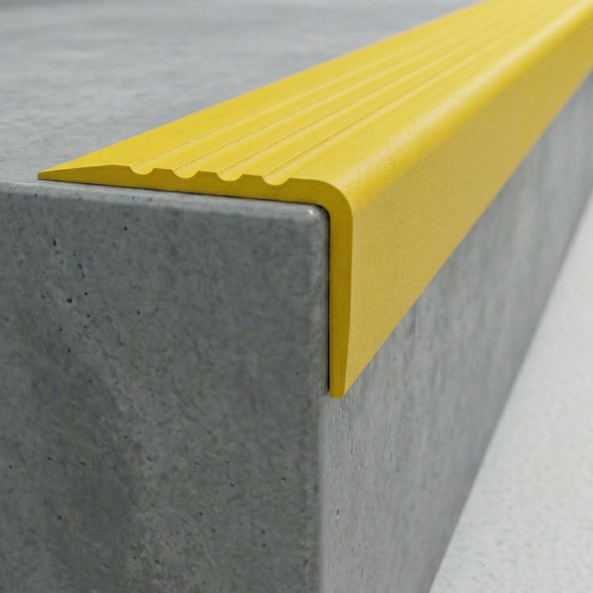 Halkfri trappkantlist PVC 50x50mm, självhäftande trapprofil med självhäftande tejp RGP-O, gul