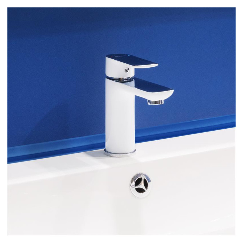 Självhäftande monterings- och avslutningslist i PVC på skumtejp 10/10, blå, 5 m