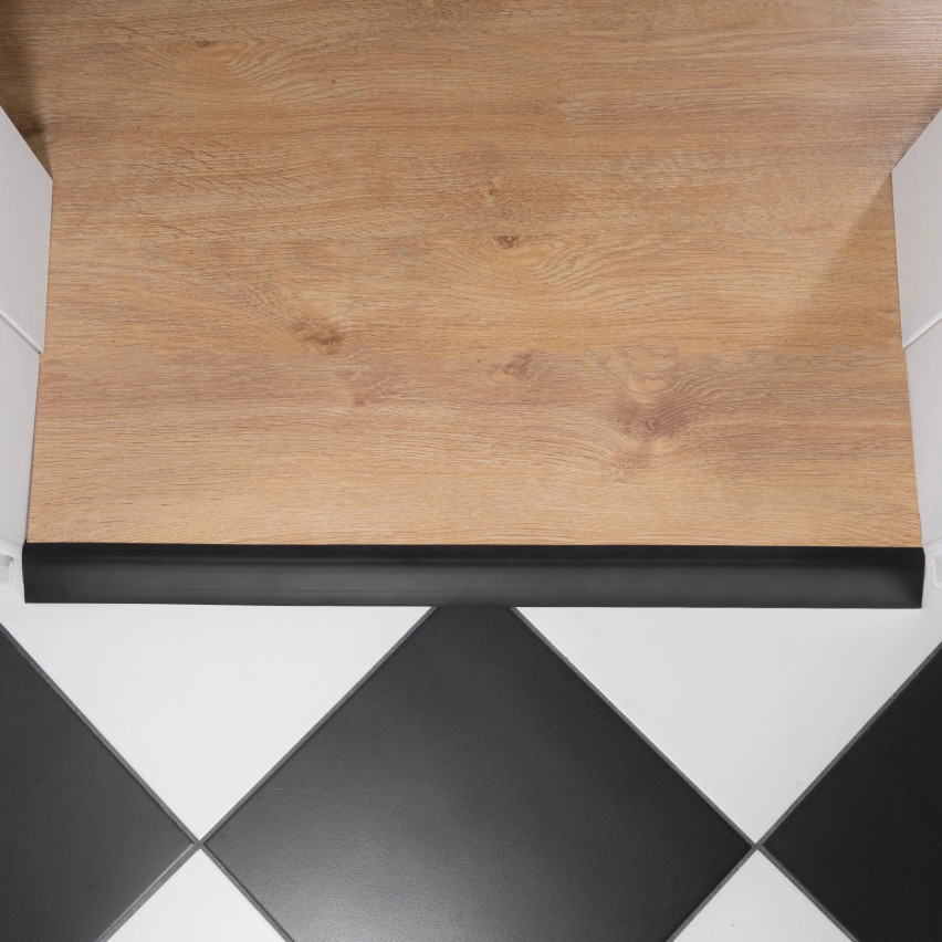 Flexibel PVC-ramp-profil för kakel, mattor, svart