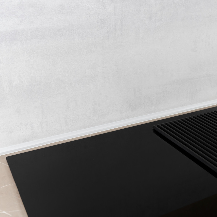 Monteringslist PVC avslutningslist, självhäftande, flexibel, svart